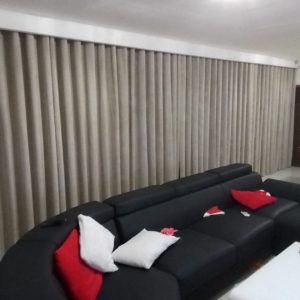 Cortinas instaladas em vivenda em C